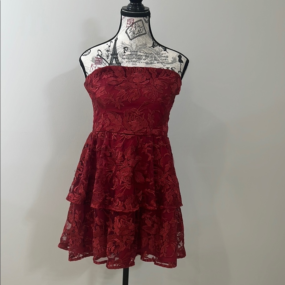 Altar’d state burgundy Lace Strapless Women’s Dress